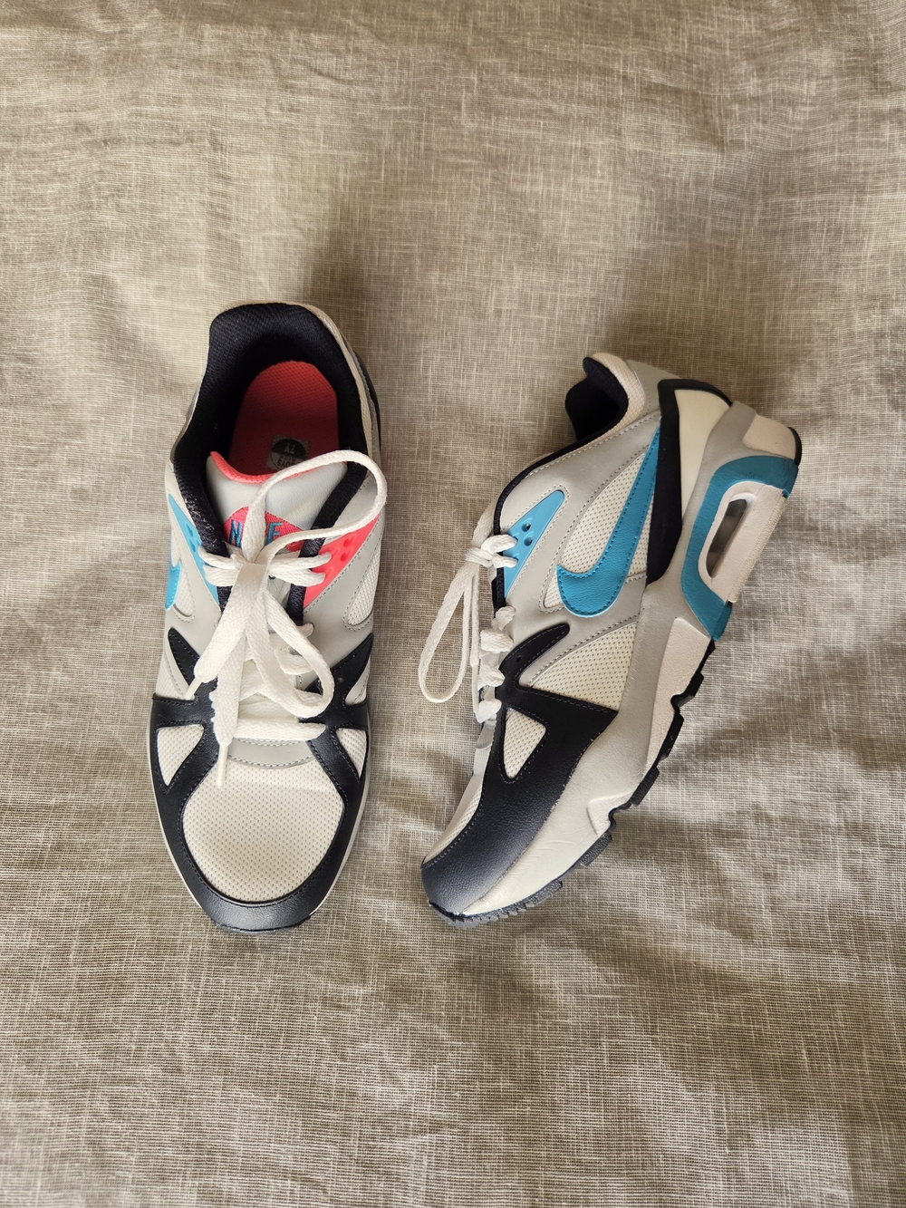Nike Air Structure Sneakers 7 M / 8.5 W